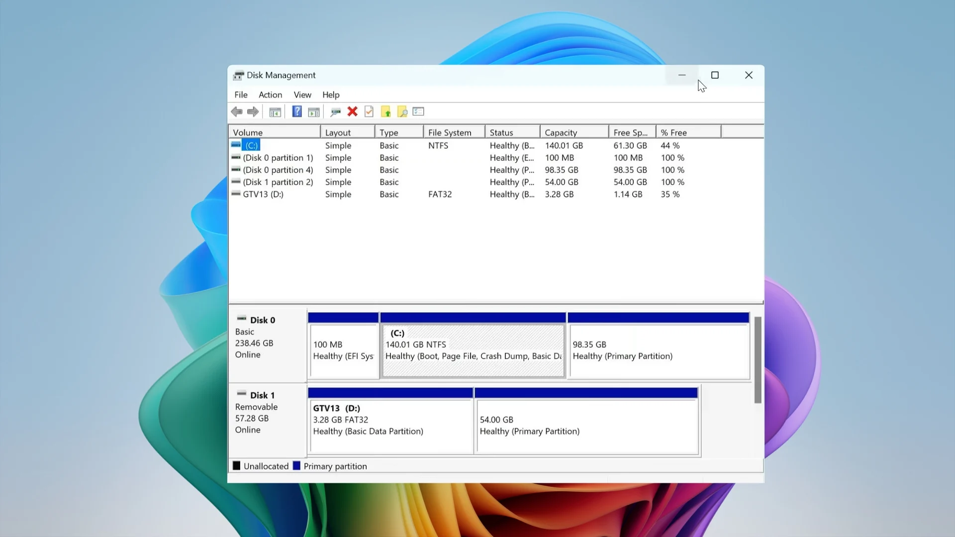 Disk Management showing USB drive partitions on Windows